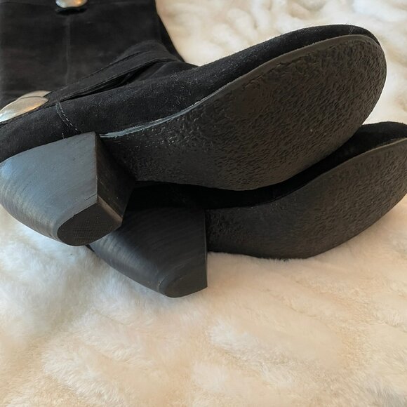 boots - Picture 2 of 4